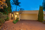 3010 Deer Ridge Close