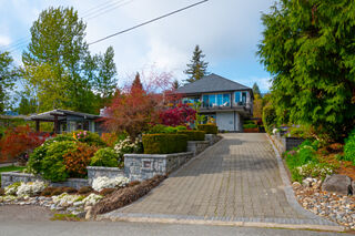 1881 Esquimalt Avenue, West Vam